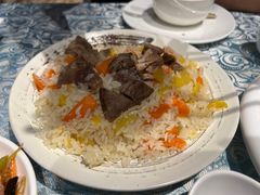 碎肉抓饭-巴扎美食·新疆菜·西域歌舞表演餐厅(新疆大厦店)
