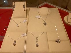 -RUANS阮仕珍珠(北京蓝色港湾店)