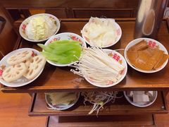 -沸炉重庆老火锅(军事博物馆店)