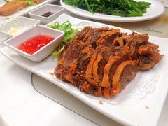 脆皮牛展-肥仔文澳门猪骨煲(南京西路店)