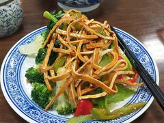 -崇德楼水盆牛羊肉泡馍馆(文艺路店)