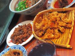 -爆炸头阿姨小四川正宗川味小吃(无任何分店)