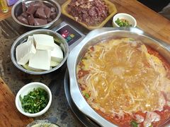 -黄利砖万峰林布依特色酸笋牛肉馆