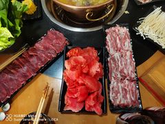 -果松木炭酸菜铜火锅·外婆参鸡汤