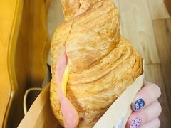 火腿芝士羊角-瑞幸咖啡(同乐汇店)