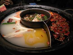 -渝涯重庆豆花老火锅(中赢国际店)