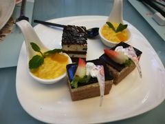 -亚洲国际大酒店·云顶阁旋转自助餐厅
