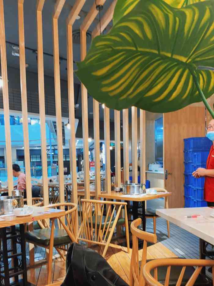 配一些火锅爱吃的东西,便宜,还能吃挺饱,放大版的麻辣烫