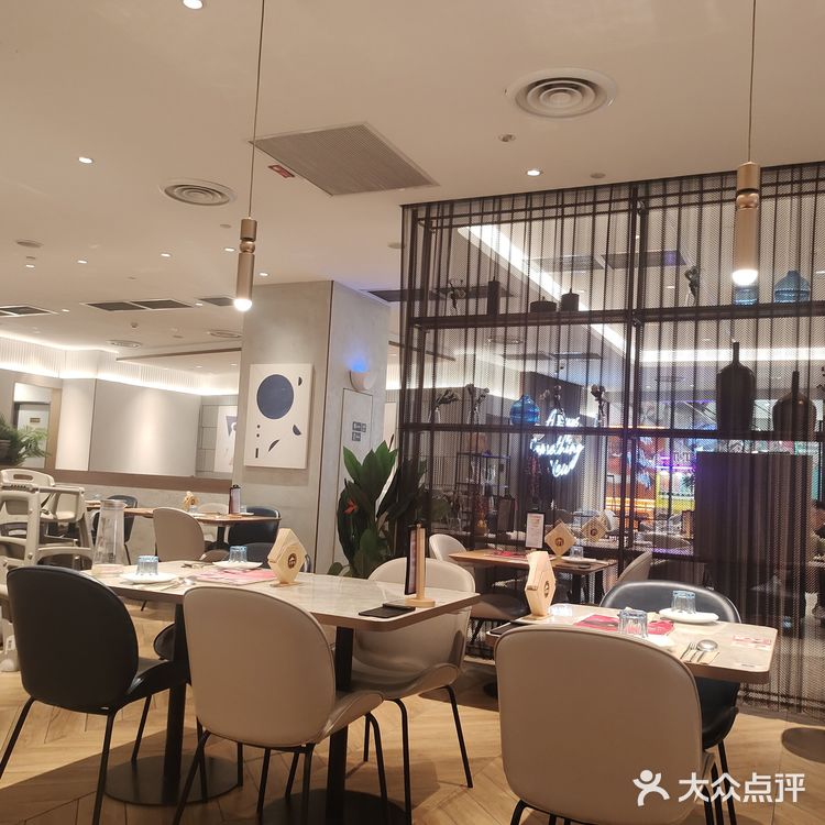 必胜客新品爆香大颗粒鸡披萨！诚意满满！！