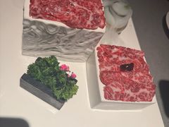-左庭右院鲜牛肉火锅黑金店(陆家嘴中心店)