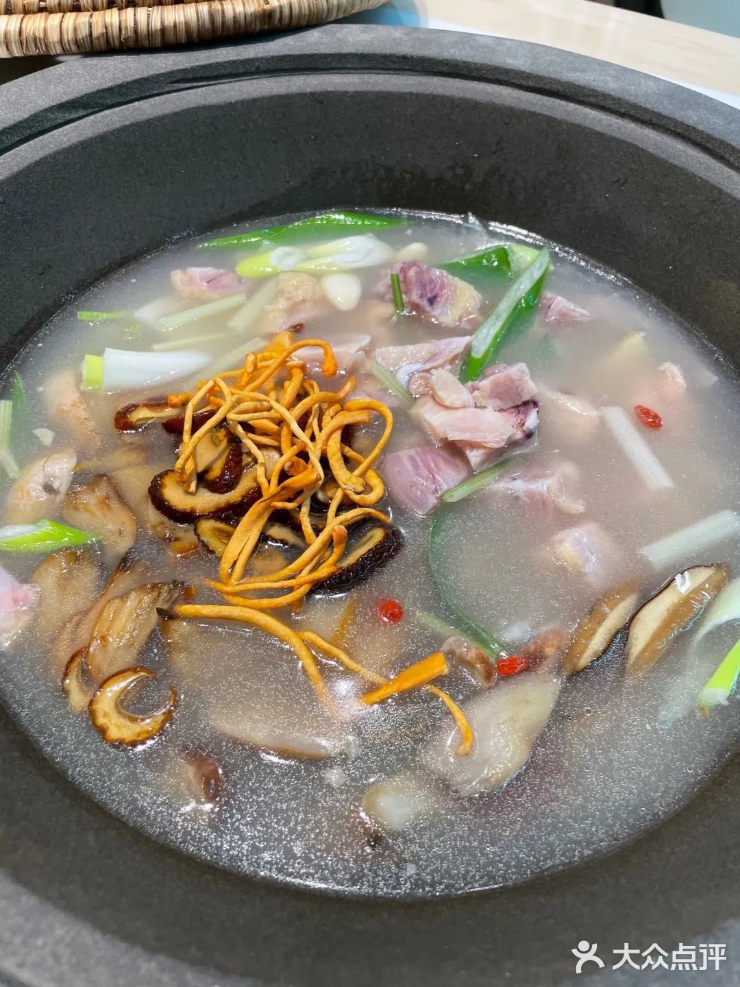 ✔版纳之旅吃过最满意的菌子火锅店就是他们家了——菌岭天下
