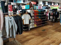 -优衣库(哈尔滨中央大街店)