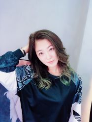 -变画·发型STUDIO