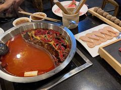 -百年川椒重庆老火锅(光谷店)