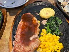 西冷牛排配黑胡椒酱-萨莉亚意式餐厅(浦江万达广场店)