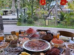 -茅草房·河畔园林火锅