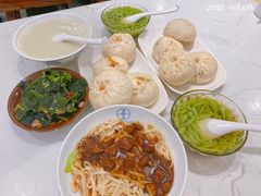 -李与白包子铺(桐梓林店)