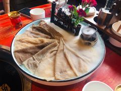 极品翻江鲜毛肚-小龙翻大江文化火锅(宽窄店)