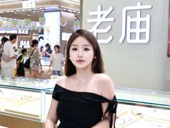 -王府井百货熙地港店