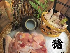 -洪氏嗨捞·广东猪肚鸡·椰子鸡火锅(西咸万象城店)