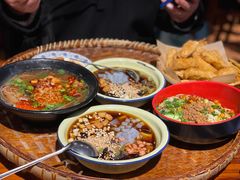 -爆炸头阿姨小四川正宗川味小吃(无任何分店)