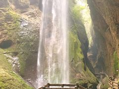 -龙水峡地缝景区
