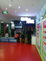 激光对战-六月巴士童乐园(抚顺罕王商场店)