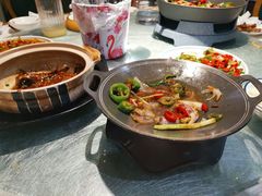 一品海鲜锅-巧可爱活鱼鲜牛肉私房菜(财富中心店)
