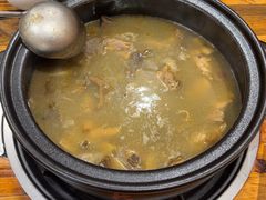-菌之家·专业纯野生菌火锅·特色炒菌