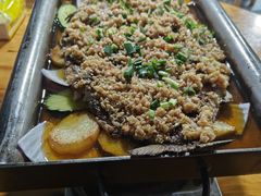 -宏兴烤鱼山庄(宣恩总店)