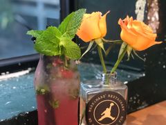 -Mark&Mars Restaurant