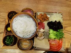 蒙自过桥米线-麦麦山云南菜(复地活力城店)