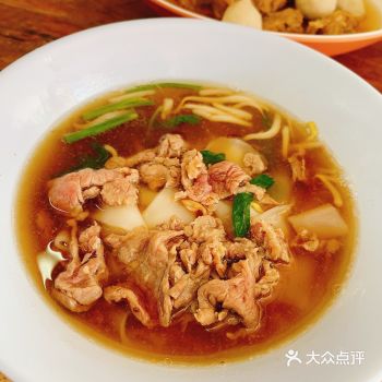 清迈美食之blue noodle清迈老字号红烧牛肉面