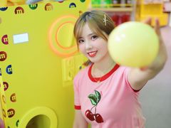 -m豆巧克力世界(上海世茂广场店)