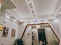 -V8潮牌·接发烫染连锁