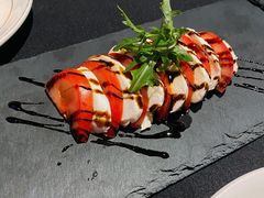 意大利埃曼塔芝士沙拉-小火花·干式熟成牛排馆Spark SteakHouse(剑桥郡店)