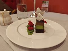 -塞纳河法国餐厅(意式风情街店)