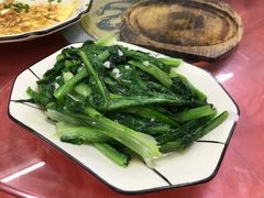 油麦菜-银峰农庄·特色烧鸡·鲜无花果浸鸡