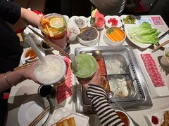 -海底捞火锅鲜切牛肉主题店(长寿路店)