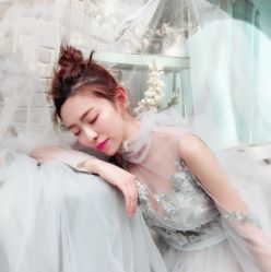 点击看大图 -艾米丽婚纱礼服