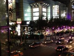 对面恒隆街景-FullHouse桌游跑团血染剧本杀(南京西路店)