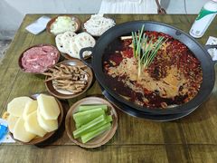 -黄潇洒老火锅(九眼桥宏济巷店)