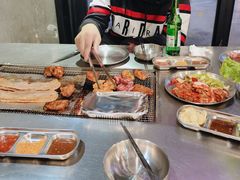 -马路牙子烧烤音乐酒馆(望京店)