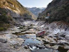 -燕子河大峡谷天坑仙境