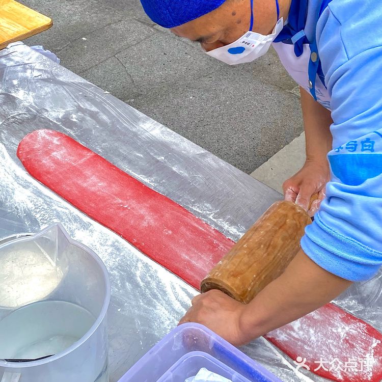 油条新风尚，一口彩色，满口幸福！