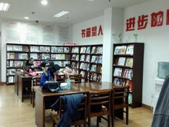-漕河泾街道图书馆(漕河泾社区文化活动中心店)