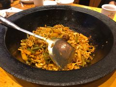 鸡肉焖面-呼斯梁农家宴(万正·园丁小区店)