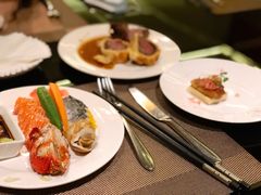 -大中华希尔顿酒店-念自助餐·嗨啤·小龙虾
