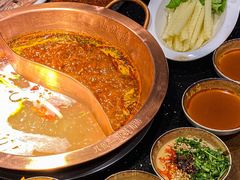 -山城鼎重庆老火锅(西安钟楼店)