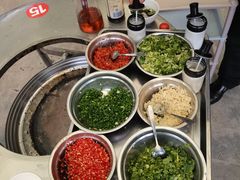 -小辣椒火盆烧烤(温泉南街店)